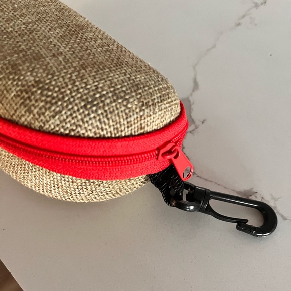 Glasses case holder, woodies brand , with clip - Picture 2 of 4